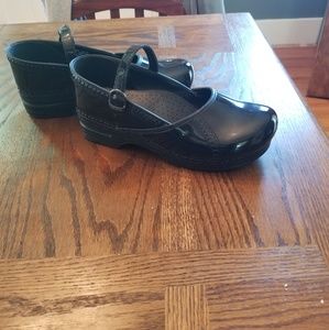 Brand new Dansko shoes